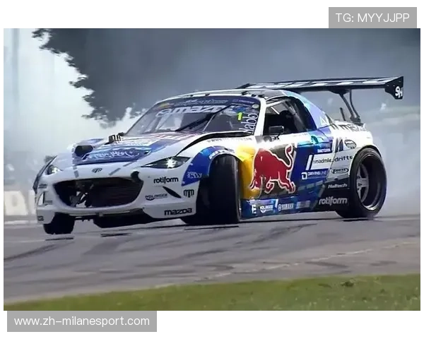 “弯道大师：漂移技艺的经典大比拼”，网红弯漂移视频